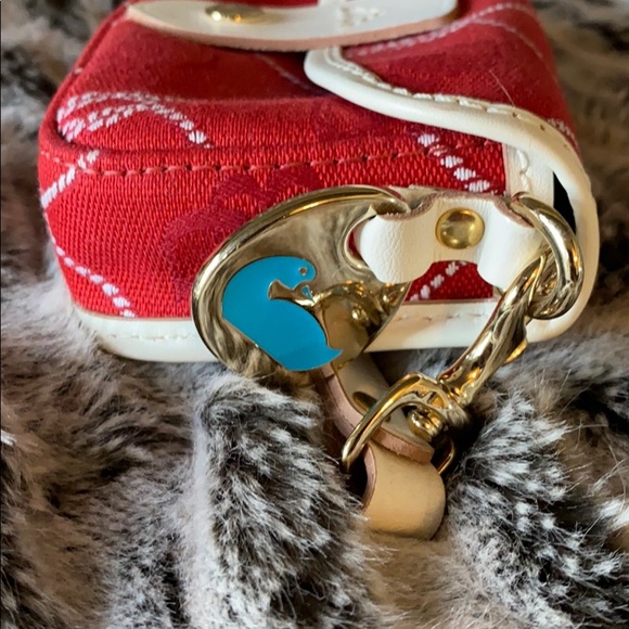 Dooney and Bourke wristlet - Picture 3 of 4